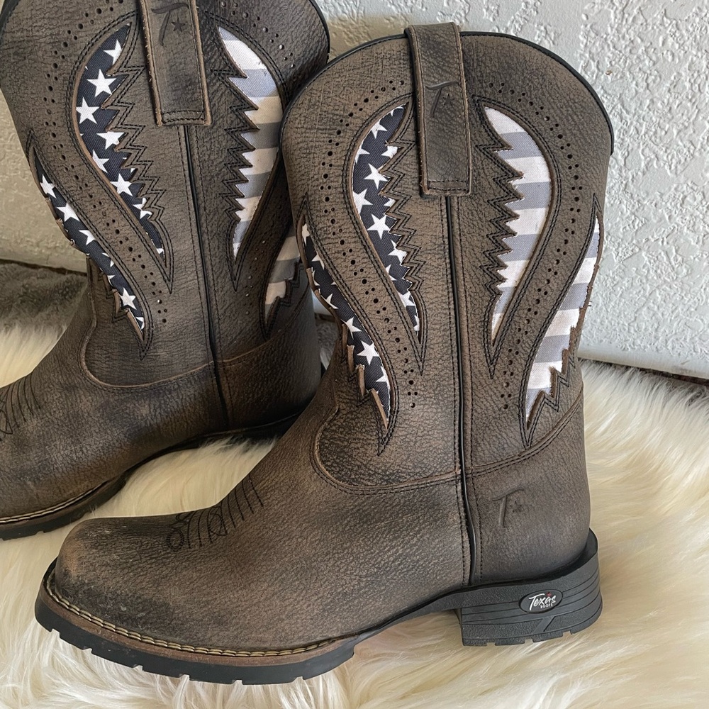 Men's Western Boots with Star Pattern